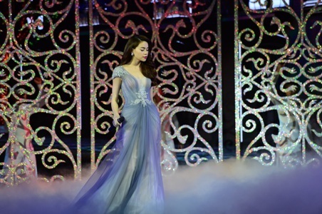 Nữ hoàng giải trí Hồ Ngọc Hà xuất hiện trong chương thứ 3 của liveshow với chủ đề