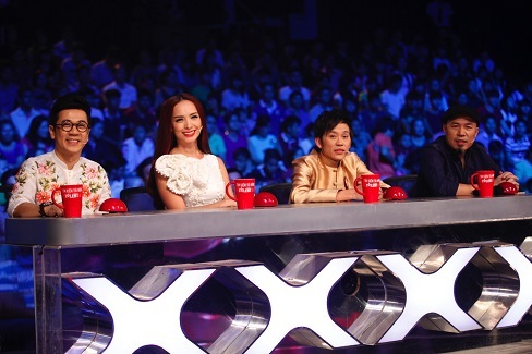 Thí sinh múa bụng "hớp hồn" giám khảo Vietnam's Got Talent - 3 Ban giám khảo tiếp tục bị chinh phục bởi cô nàng vũ công múa bụng