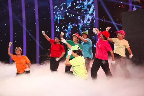 Thí sinh múa bụng "hớp hồn" giám khảo Vietnam's Got Talent - 6 Nhóm thí sinh cao tuổi gây ấn tượng với màn nhảy hiphop