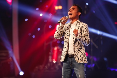 Thí sinh múa bụng "hớp hồn" giám khảo Vietnam's Got Talent - 7 Hồ Văn Thai khoe giọng hát trầm âm với Đốt chút lá khô