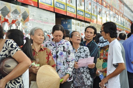 Trong ngày đầu tiên mở cửa của CT Big Bang thu hút hàng trăm lượt khách tham quan, mua sắm