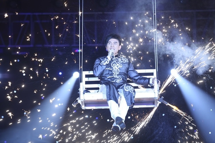 Những liveshow “để đời” của ca sĩ Việt năm 2014 - 2 Những liveshow “để đời” của ca sĩ Việt năm 2014