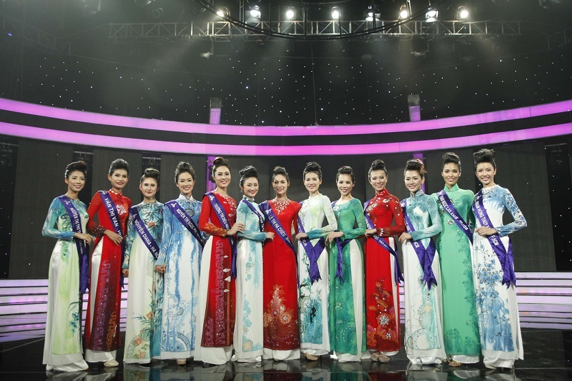 “Thí sinh ảo” bất ngờ bị loại khỏi cuộc thi Hoa khôi áo dài Việt Nam - 6 Trước đó, 13 thí sinh đã có màn trình diễn áo dài rực rỡ...