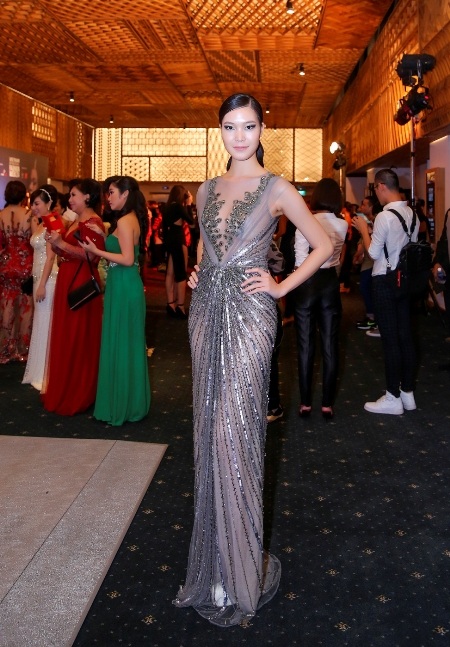 Hoa hậu Thùy Dung xuất hiện ấn tượng tại sự kiện với vai trò người mẫu vedette.
