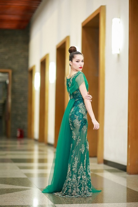 Phong cách lạnh lùng nhưng vẫn đầy quyến rũ của Quách An An gây ấn tượng trước ống kính máy ảnh.