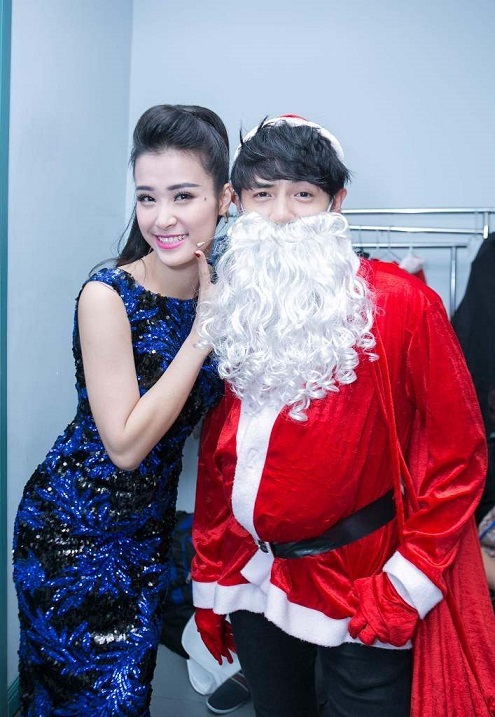 Khi đó, Ông Cao Thắng khiến fan thích thú với hình ảnh ông già Noel được độn bụng.