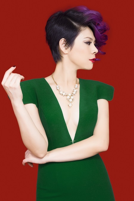 Điều đặc biệt là việc bán đĩa được Thanh Thảo kết hợp với hoạt động từ thiện rất ý nghĩa của mình.