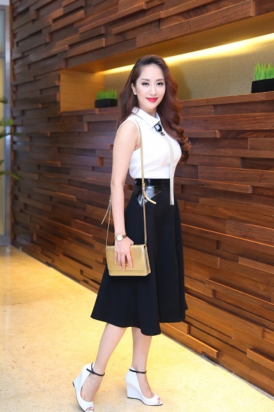 Khánh Thi khoe vũ đạo bốc lửa trên sân khấu