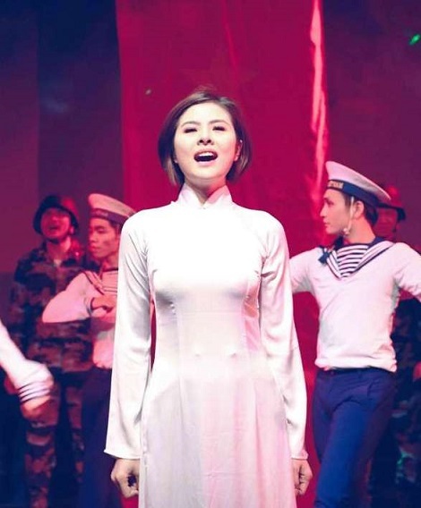 Vân Trang lấy nước mắt khán giả trong "Cây bàng vuông" - 1 Vân Trang lấy nước mắt khán giả trong Cây bàng vuông