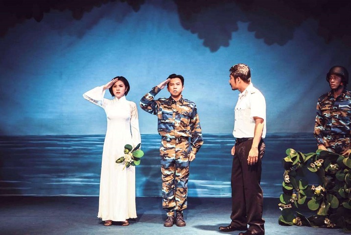 Vân Trang lấy nước mắt khán giả trong "Cây bàng vuông" - 4 Vân Trang lấy nước mắt khán giả trong Cây bàng vuông