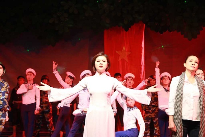 Vân Trang lấy nước mắt khán giả trong "Cây bàng vuông" - 8 Tình yêu của Vân Trang