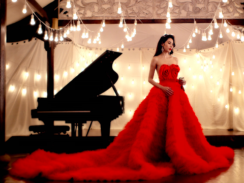 Công Vinh - Thủy Tiên hôn nhau say đắm trước ngày cưới - 1 Công Vinh - Thủy Tiên hôn nhau say đắm trước ngày cưới