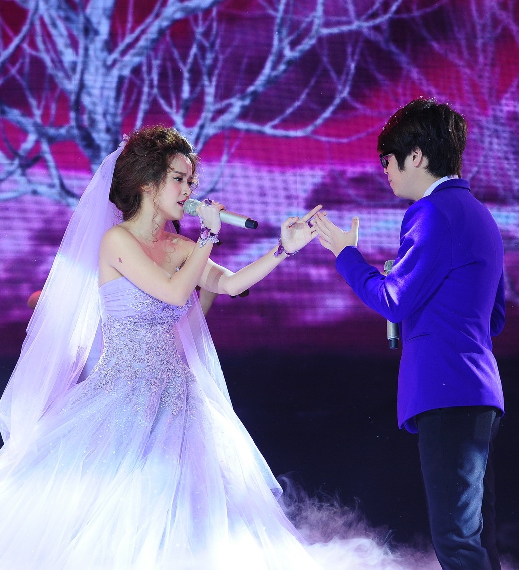 Quế Vân và Nam Cường cũng tập trung cho phần hát hơn với liên khúc