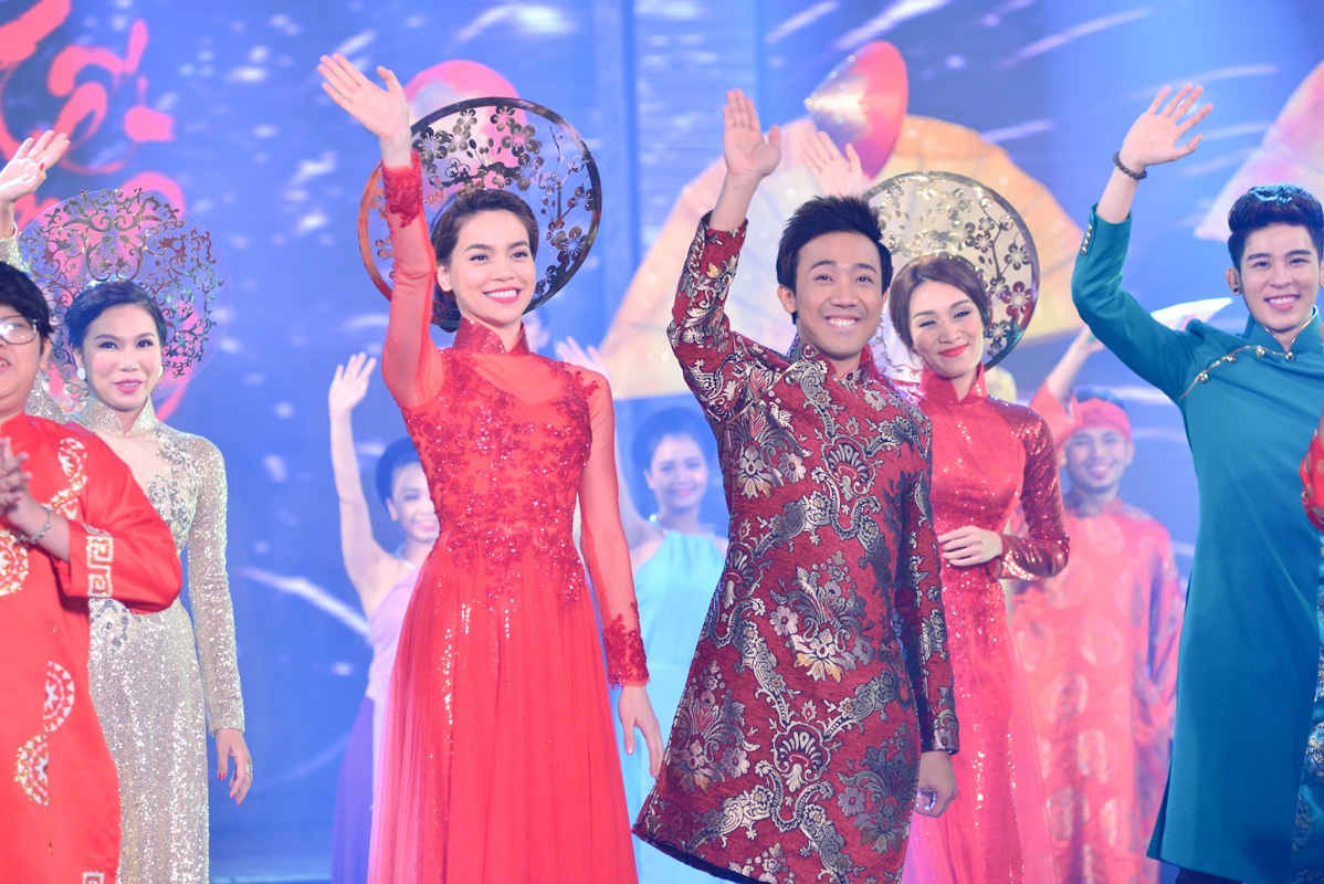 Trấn Thành sánh đôi cùng Hồ Ngọc Hà trình diễn thời trang - 4 Trấn Thành sánh đôi cùng Hồ Ngọc Hà trình diễn thời trang