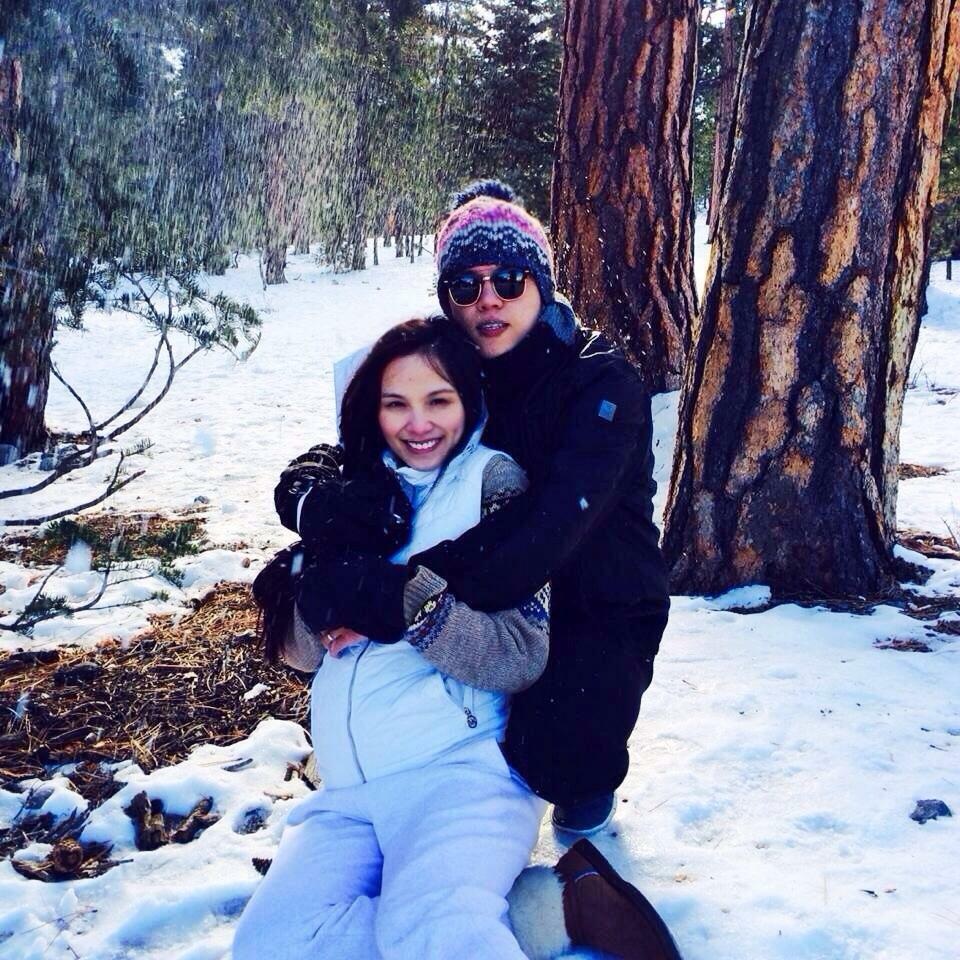 Hình ảnh hạnh phúc của Diễm Hương và ông xã Quang Huy vào mùa Giáng sinh tại Mỹ năm nay