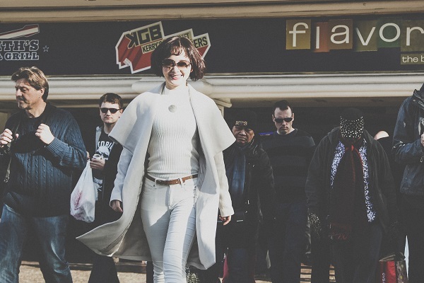 Lan Phương cá tính với mái tóc ngắn trên đất Mỹ - 5 Nữ diễn viên đã được em trai dẫn đi tham quan nhiều nơi ở Hoa Kỳ cùng với gia đình.