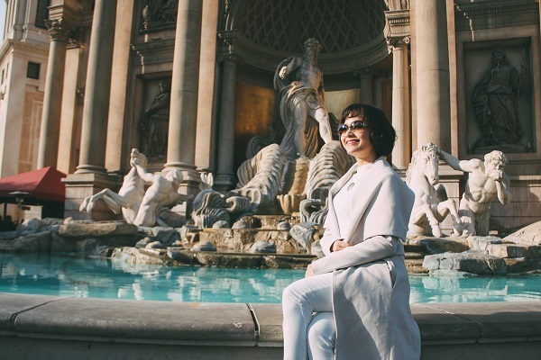 Lan Phương cá tính với mái tóc ngắn trên đất Mỹ - 7 Nữ diễn viên đã được em trai dẫn đi tham quan nhiều nơi ở Hoa Kỳ cùng với gia đình.