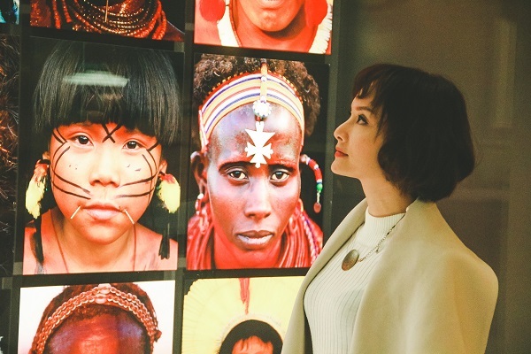 Lan Phương cá tính với mái tóc ngắn trên đất Mỹ - 10 Gia đình Lan Phương sum họp trên đất Mỹ để chúc mừng cậu em trai của cô trong buổi lễ tốt nghiệp.