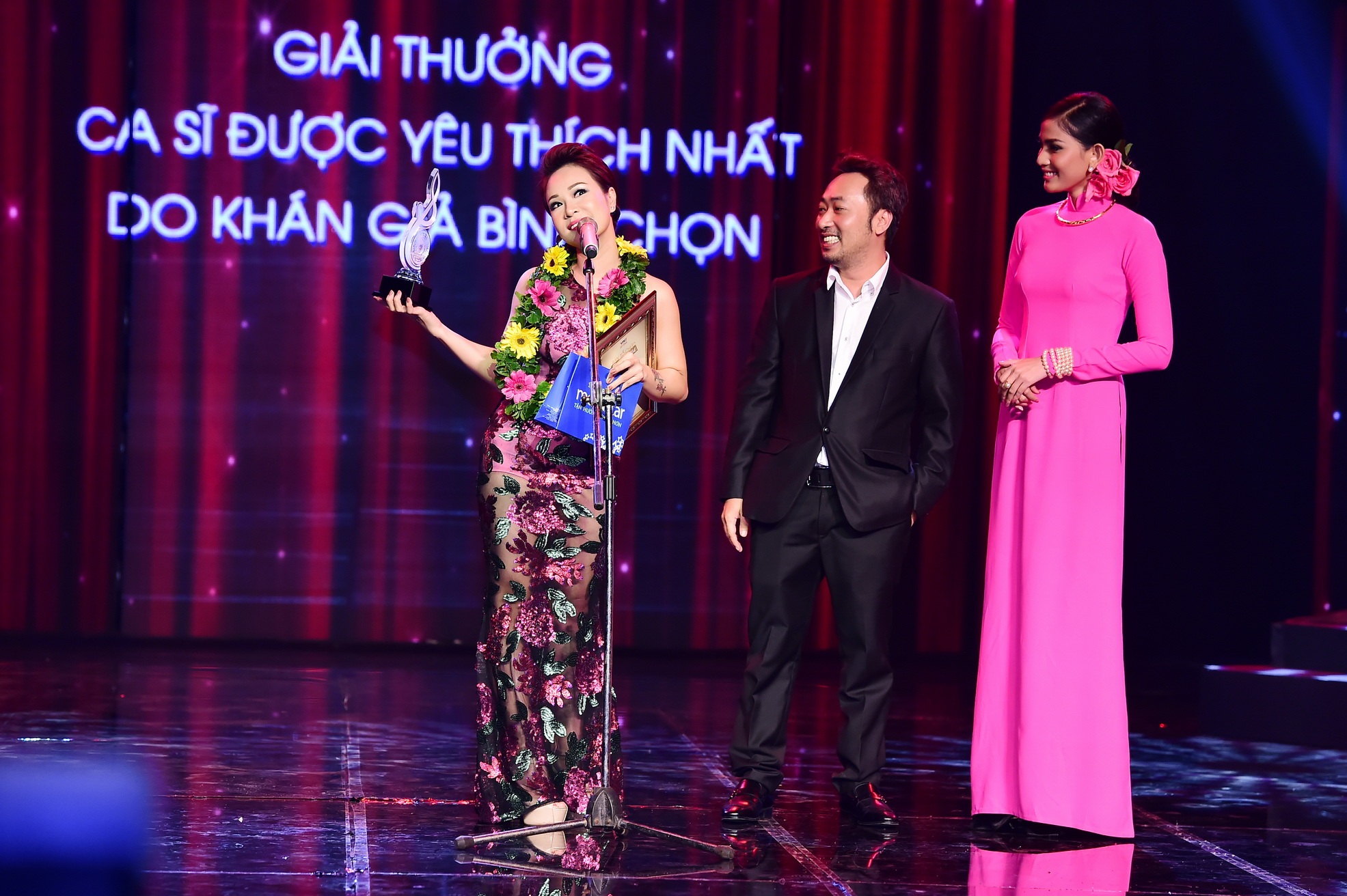 Cựu quán quân Vietnam Idol hạnh phúc chia sẻ cảm nghĩ khi nhận được giải thưởng quan trọng này.