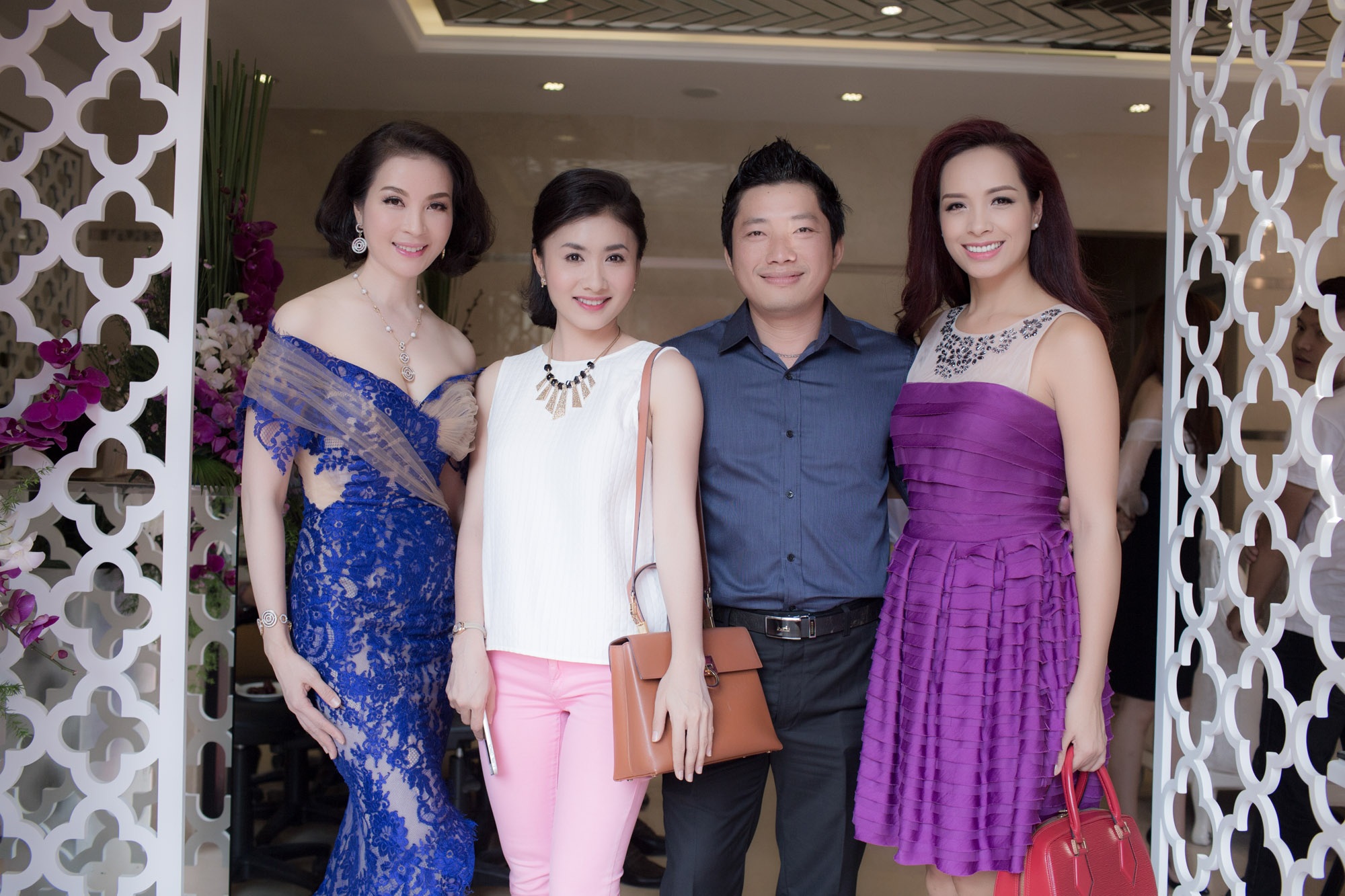Hoa hậu Mai Phương Thúy khoe sắc bên "MC không tuổi" Thanh Mai - 7 Bà mẹ một con xinh đẹp Thanh Thúy ngày càng trẻ trung và rạng rỡ.
