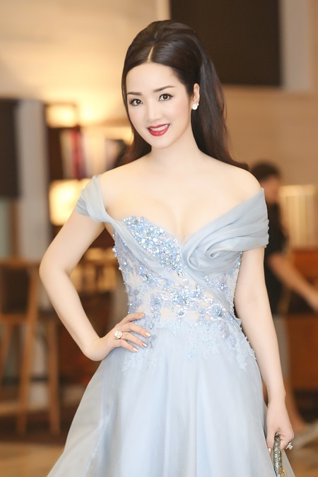 Hoa hậu Giáng My cuốn hút mọi ánh nhìn bằng nhan sắc không tuổi