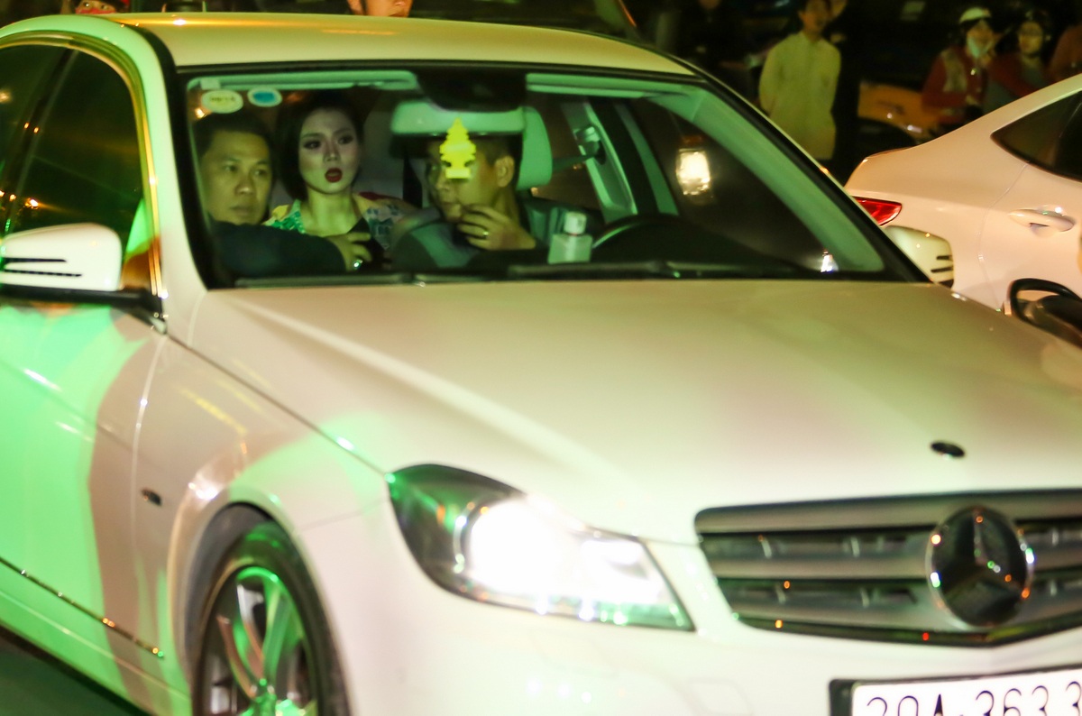 Lệ Quyên được chồng tháp tùng chạy show ở thủ đô - 1 Lệ Quyên được chồng tháp tùng chạy show ở thủ đô