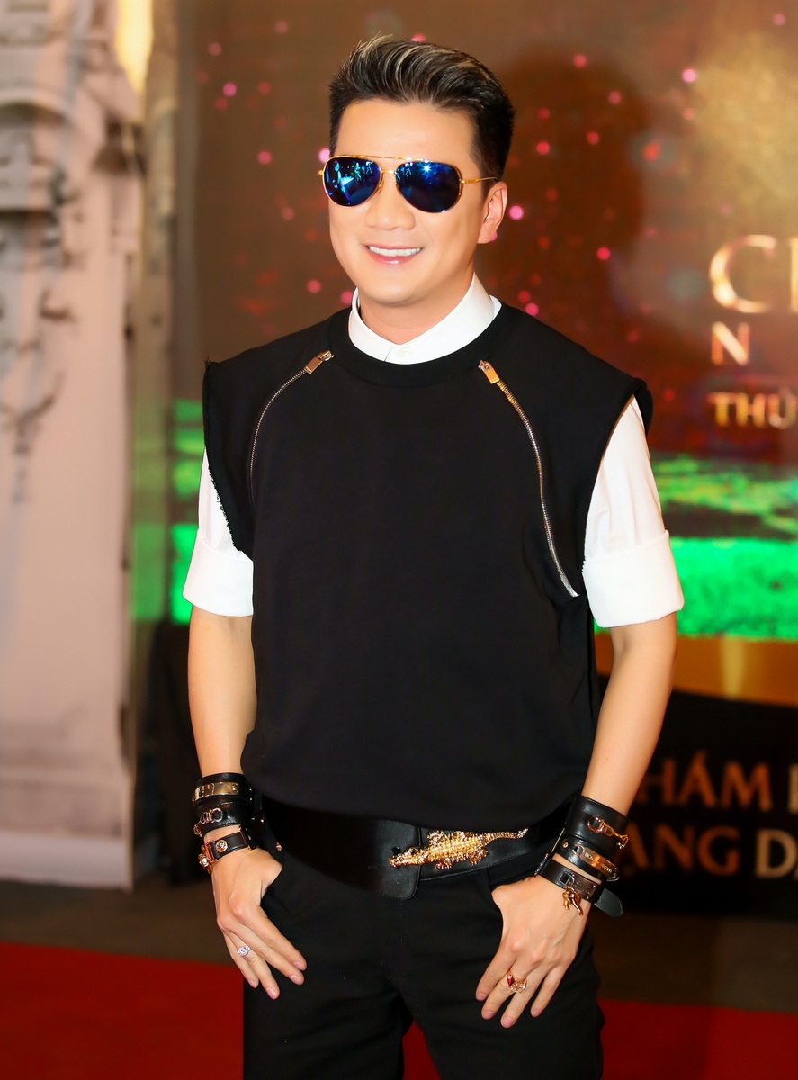 Lệ Quyên được chồng tháp tùng chạy show ở thủ đô - 7 Nữ ca sĩ đã dành tặng cho người hâm mộ những ca khúc hit gắn liền với tên tuổi của mình như