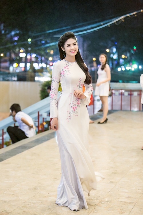 Top 10 sao Việt mặc đẹp tuần qua - 4 Hoa hậu