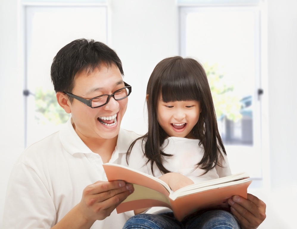 Nuôi dưỡng tâm hồn con trẻ qua trang sách - 2 4. Sáng tạo các trò chơi với sách
