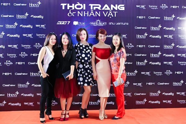 Á hậu Dương Trương Thiên Lý bất ngờ xuất hiện kết màn đầy ấn tượng cho BST Fusion của Tammy