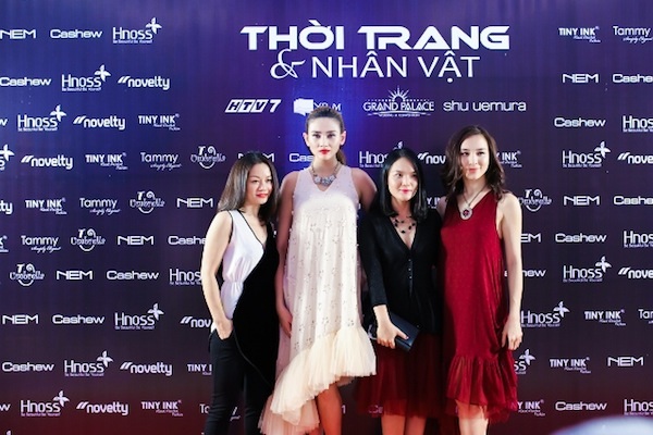 Siêu mẫu Hoàng Yến hội ngộ cùng á hậu Dương Trương Thiên Lý