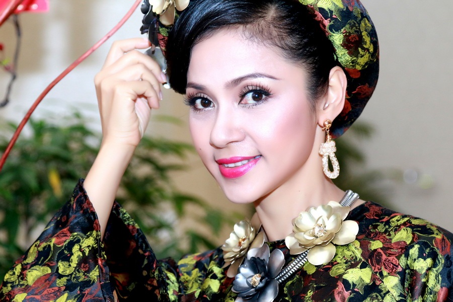 Nữ diễn viên kiêm đạo diễn vẫn đầy cuốn hút với gương mặt sở hữu nhiều đường nét xinh đẹp.