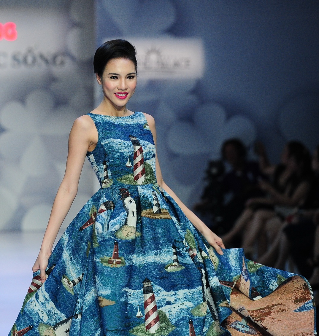 Á khôi 2 Hoa khôi áo dài Việt Nam Lệ Quyên cũng tham gia chương trình này.