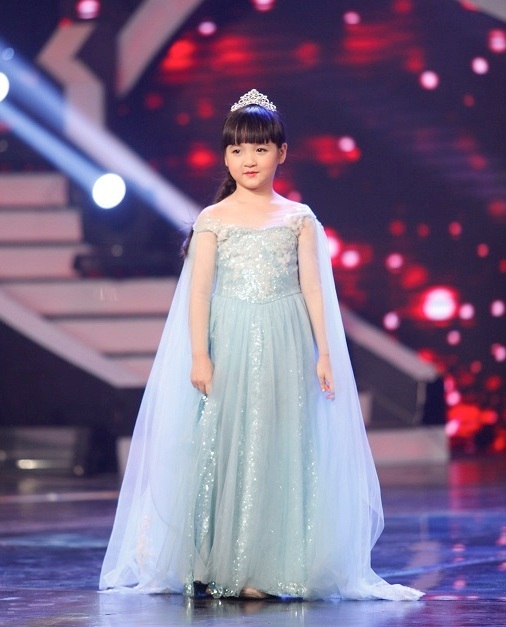 "Cô bé răng sún" tiến thẳng vào chung kết Vietnam's got talent - 1 Cô bé răng sún tiến thẳng vào chung kết Vietnam's got talent