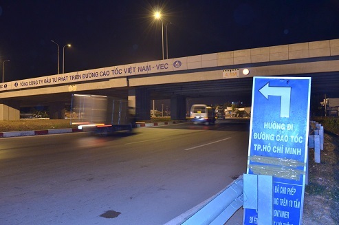 Cao tốc hiện đại nhất Việt Nam sẵn sàng trước ngày thông xe