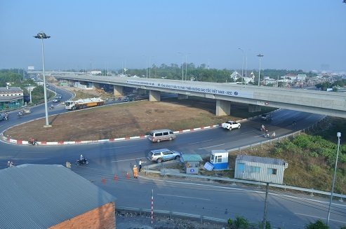 Cao tốc hiện đại nhất Việt Nam sẵn sàng trước ngày thông xe