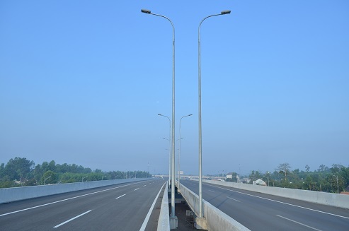 Cao tốc hiện đại nhất Việt Nam sẵn sàng trước ngày thông xe