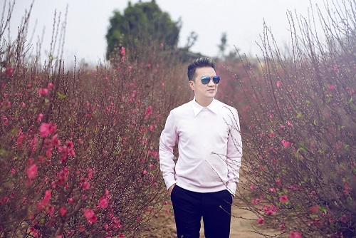 Mới đây, anh cũng vừa cho ra mắt sản phẩm DVD The Best Collection với 2 MV