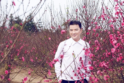 Mới đây, anh cũng vừa cho ra mắt sản phẩm DVD The Best Collection với 2 MV