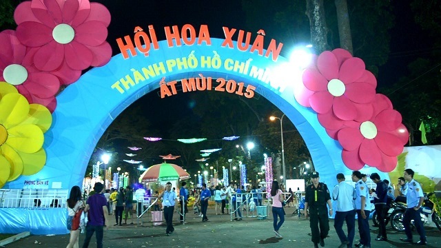 Quang cảnh Hội hoa xuân TPHCM tại công viên Tao Đàn năm 2015