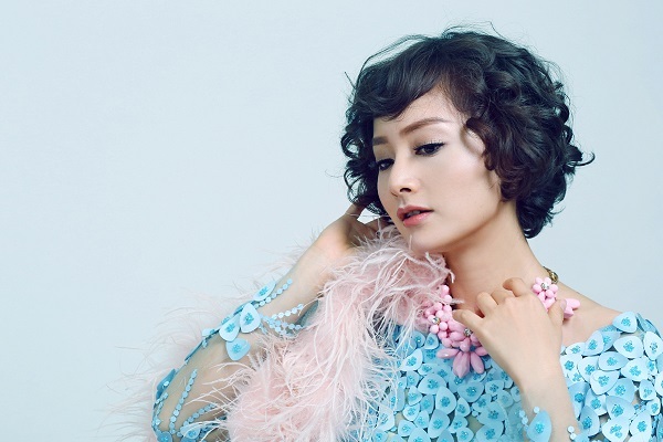 Lan Phương khoe vẻ gợi cảm đầu năm mới - 4 Đó là lý do mà Lan Phương đã chinh phục được sự yêu mến của nhiều khán giả trong thời gian qua.