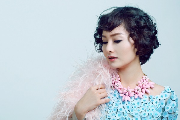 Lan Phương khoe vẻ gợi cảm đầu năm mới - 5 Đó là lý do mà Lan Phương đã chinh phục được sự yêu mến của nhiều khán giả trong thời gian qua.