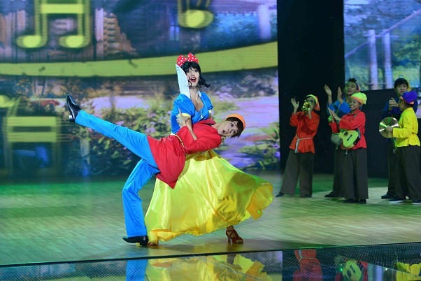 Chi Pu bị chê thiếu tự tin khi làm "chú lùn" - 2 Chi Pu bị chê thiếu tự tin khi làm chú lùn