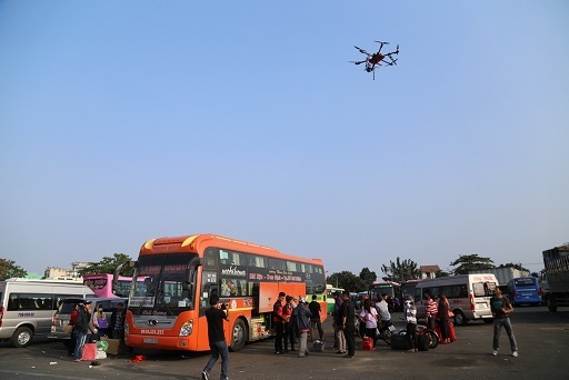 Biệt đội S.UFO “đột kích” bến xe ngày Tết