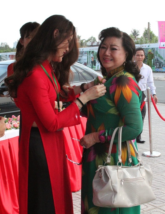 NSND Kim Cương cũng đến chung vui tại sự kiện ý nghĩa