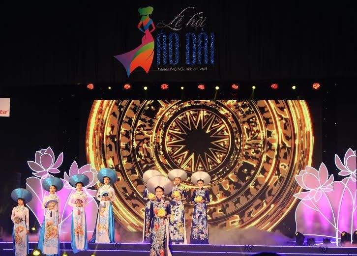 Các hoạt động của lễ hội áo dài 2015 diễn ra trong hai ngày 7, 8/3