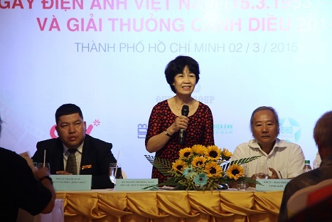 Bà Lê Thị Hồng Ngát đại diện BTC phát biểu tại buổi họp báo