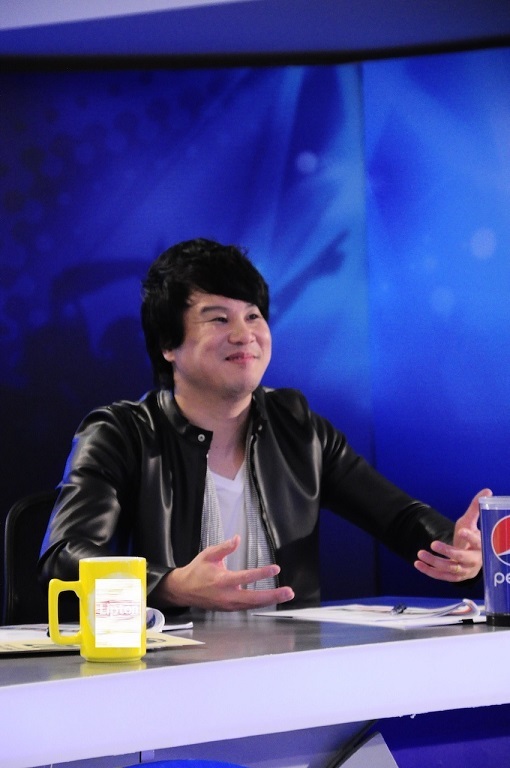 Sốc với nữ thí sinh cạo đầu đi thi Vietnam Idol