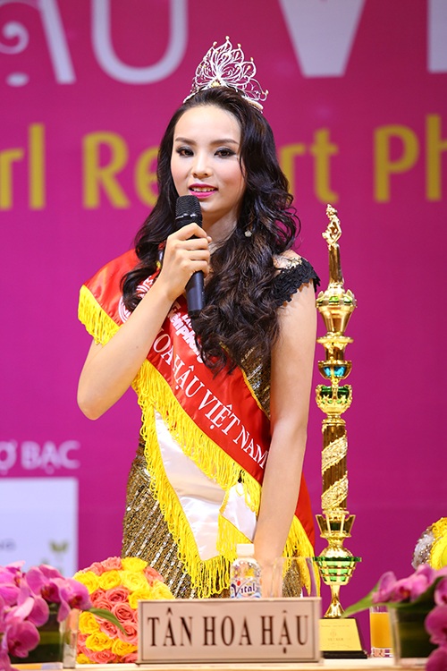 Nhan sắc biến hóa liên tục của hoa hậu Kỳ Duyên - 1 Nhan sắc biến hóa liên tục của hoa hậu Kỳ Duyên