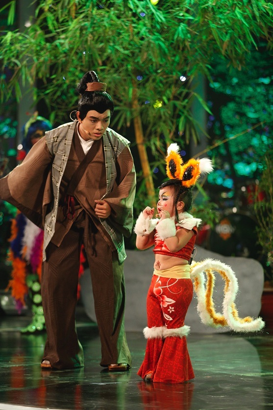 Cô bé “Tiểu hồ ly” 4 tuổi “hạ gục” giám khảo Vietnam’s got talent - 1 Bé Kim Thư 4 tuổi nhưng diễn xuất không thua kém các anh chị trong nhóm